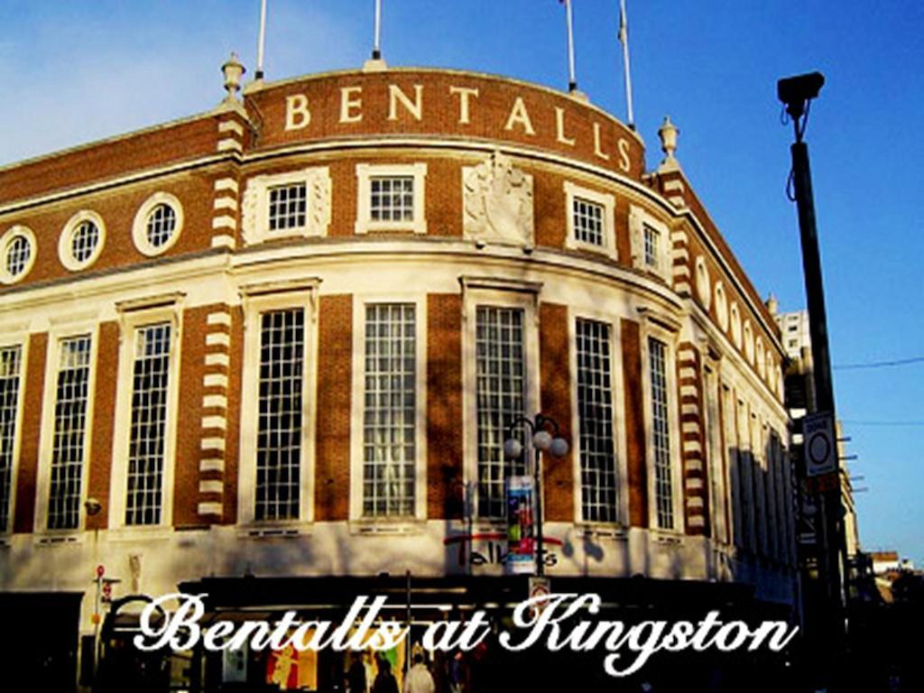 Broadway Lodge Bed And Breakfast Surbiton ภายนอก รูปภาพ