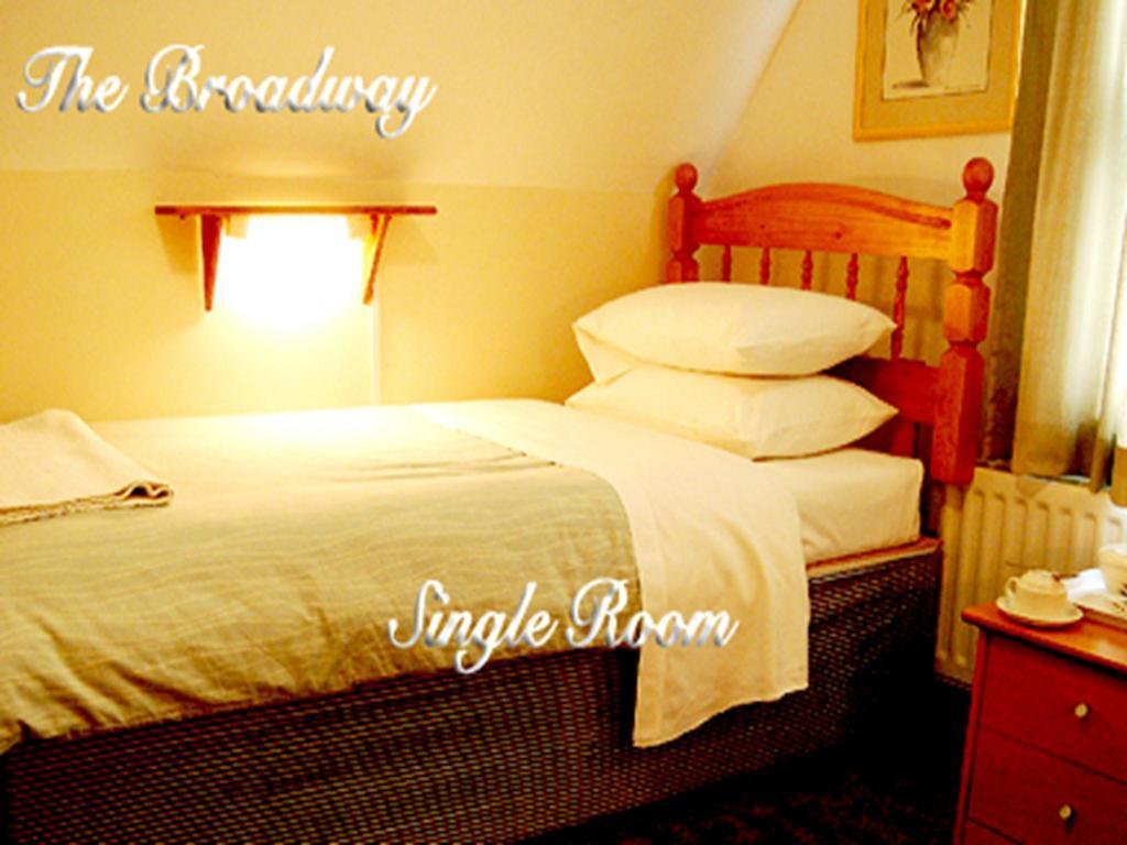 Broadway Lodge Bed And Breakfast Surbiton ห้อง รูปภาพ