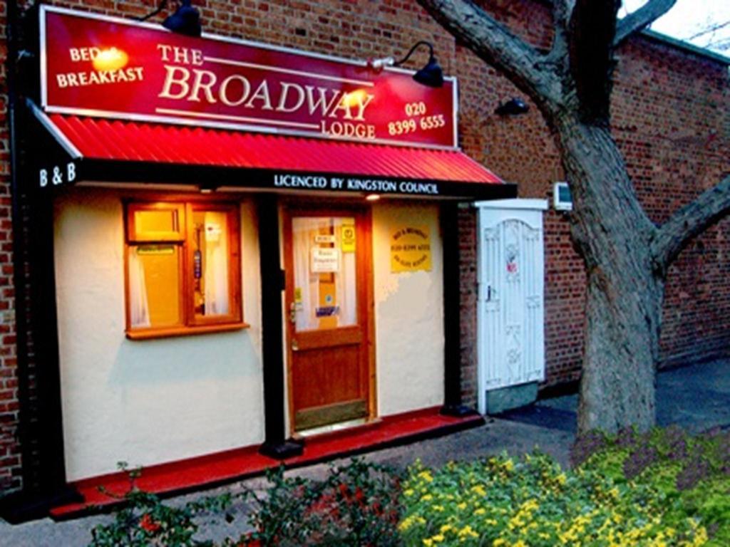 Broadway Lodge Bed And Breakfast Surbiton ภายนอก รูปภาพ